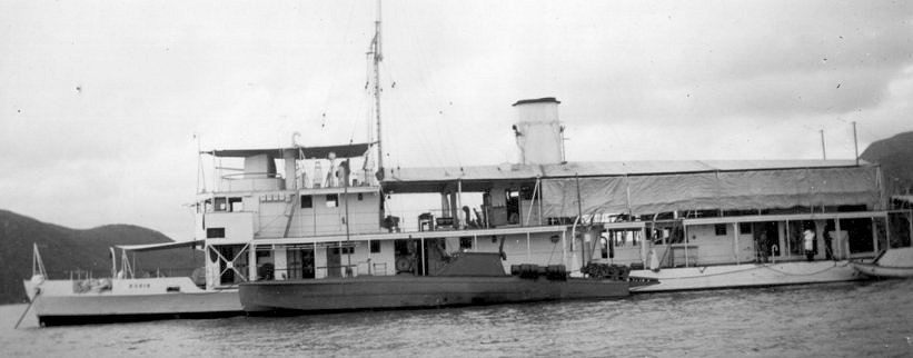 HMS Robin with MTB 27 alongside.  
	Photo from the Hide collection ©
